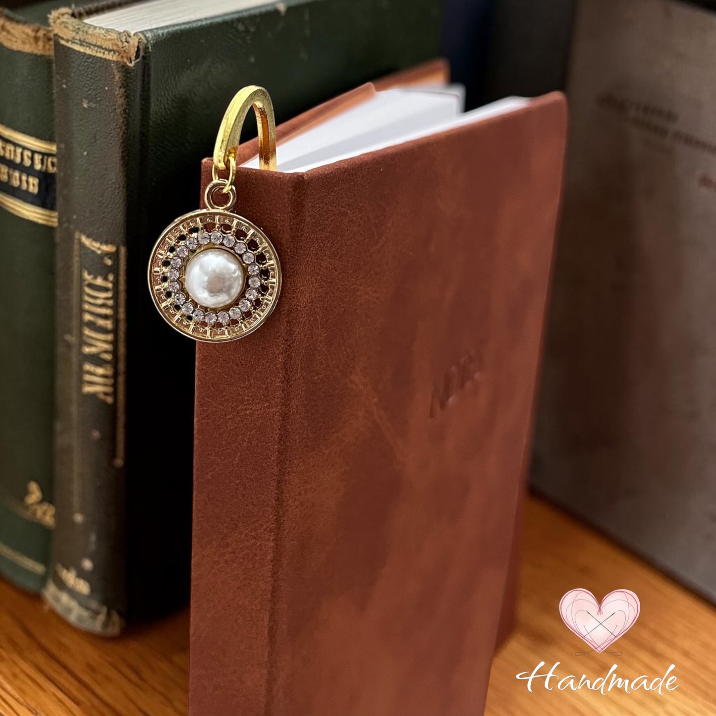 Bookmark - Hook Style- Golden - Pearl Medallion