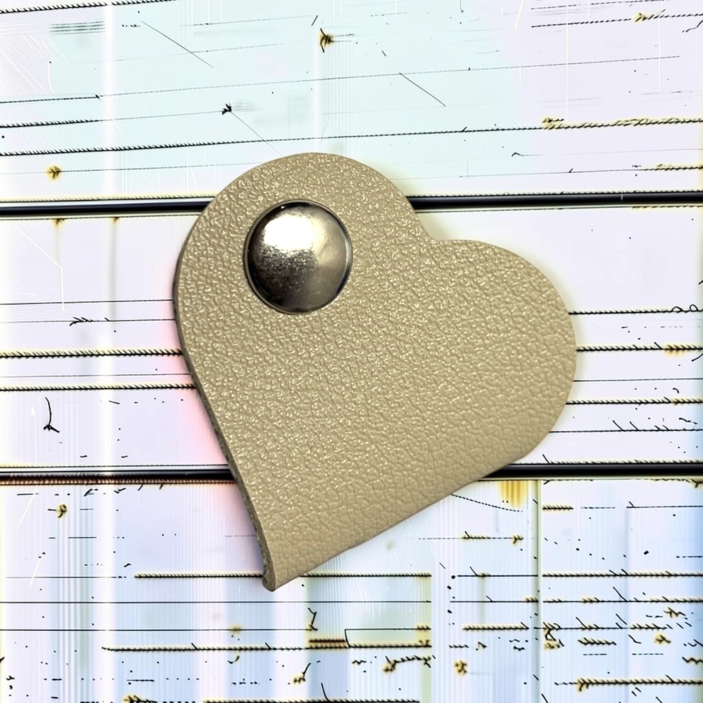 Cord Clip - Heart - Beige